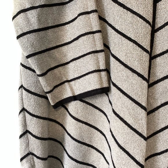 Laura Plus Shiny Silver & black stripped Blouse 2X - Picture 8 of 13